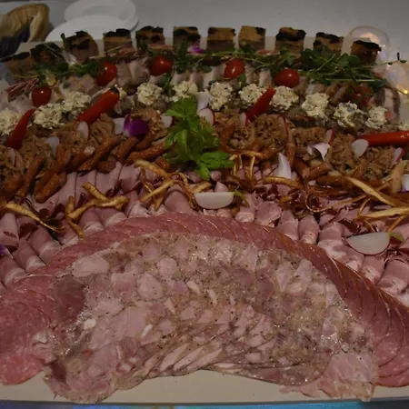 Ξενοδοχείο Sarai 3*